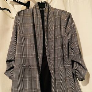 Black and white suit jacket for ladies